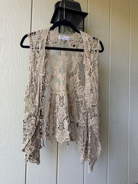 Pretty Angel Beige Crochet Lace Vest